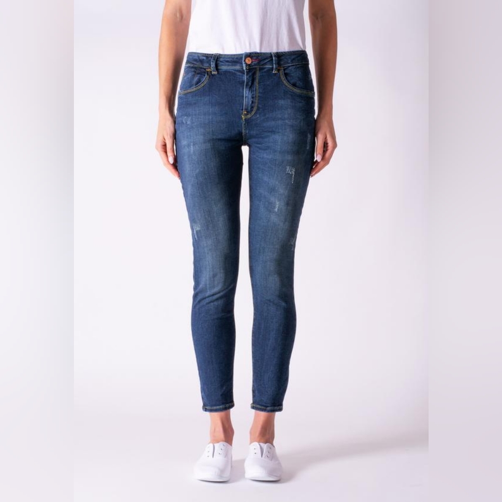 ZARA Mid Rise Medium Wash Skinny Jeans